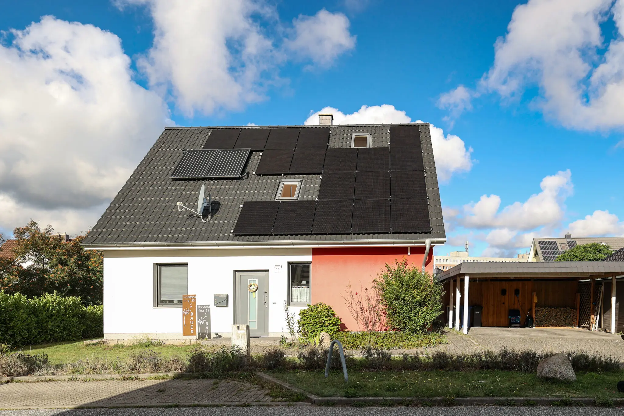 Solardach von fri Energy auf einem Einfamilienhaus in Rostock
